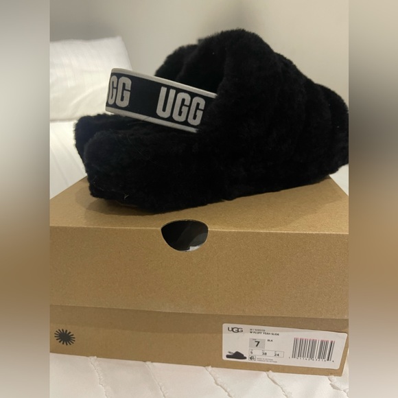 UGG Fluff Slides - Picture 2 of 3